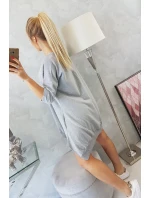 Šaty s potlačou a rozšírenou spodnou časťou šedej