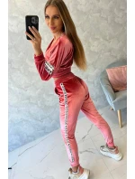 Velúrová súprava s nápisom Queen raspberry