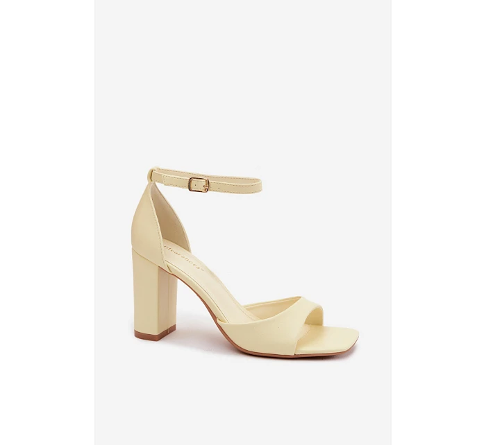 Dámské sandály na podpatku z umělé kůže žluté model 22122806 - Boto