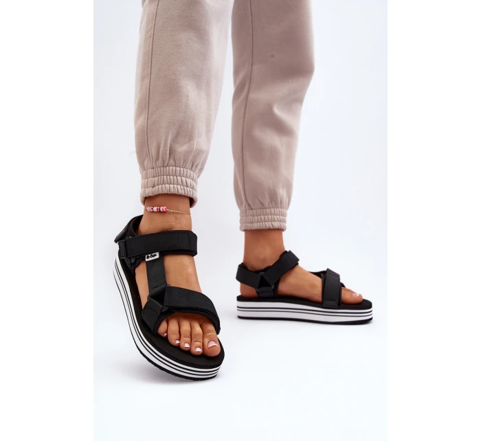 Dámské sandály na platformě model 21649075 Černé - Lee Cooper