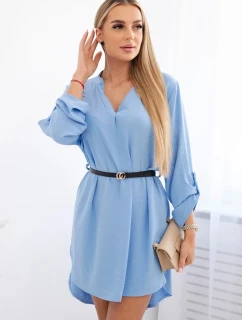 Šaty s dlhším chrbtom a pásom modrej farby