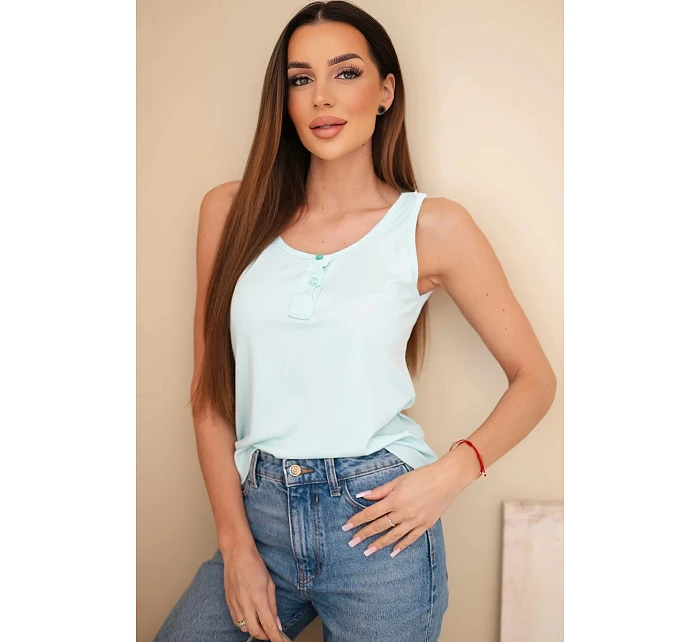 Dámska rebrovaná blúzka s ramienkami a mätovým gombíkom