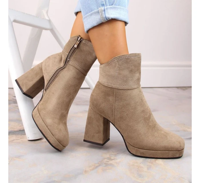 Dámske zateplené semišové čižmy na podpätku W SAN24B béžové - M.Daszynski Dámske zateplené semišové čižmy na podpätku W SAN24B béžové - M.Daszynski