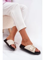 Dámské sandály na platformě se zlatou sponou béžové model 21702692 - Boto Dámské sandály na platformě se zlatou sponou béžové model 21702692 - Boto