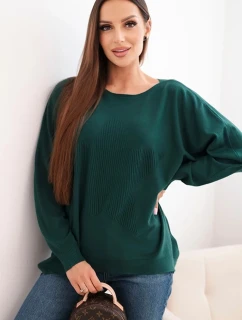 Dámsky sveter s dlhším zadným dielom a vyrazenou hviezdou tmavozelenej farby