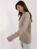 Sweter AT SW ciemny bezowy model 20470394 - FPrice Sweter AT SW ciemny bezowy model 20470394 - FPrice