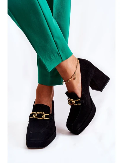 Semišové lodičky s ozdobným řetízkem model 21593258 černá - Laura Messi