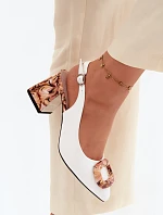 Dámské sandály na podpatku s dekorativním přezkou Vinceza 62289 bílé