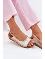 Dámské kožené sandály na klínu model 21701991 Zlaté - Maciejka