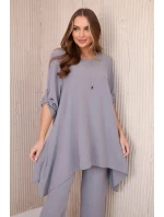 Sada halenka + kalhoty s přívěskem model 20710858 šedá - Koucla Sada halenka + kalhoty s přívěskem model 20710858 šedá - Koucla