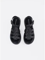 Vynikajúce čierne sandále na platforme pre ženy Vynikajúce čierne sandále na platforme pre ženy