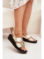 Kožené Dámské Sandály Na Klínu model 21698311 Zlaté - S.Barski Kožené Dámské Sandály Na Klínu model 21698311 Zlaté - S.Barski