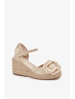 Model topánok na klinoch 214384 Krok v štýle Model topánok na klinoch 214384 Krok v štýle