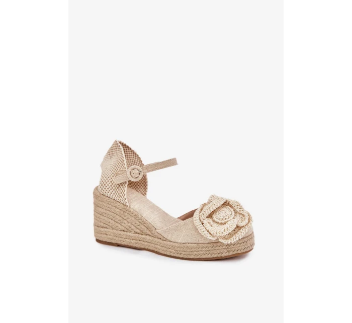 Model topánok na klinoch 214384 Krok v štýle Model topánok na klinoch 214384 Krok v štýle