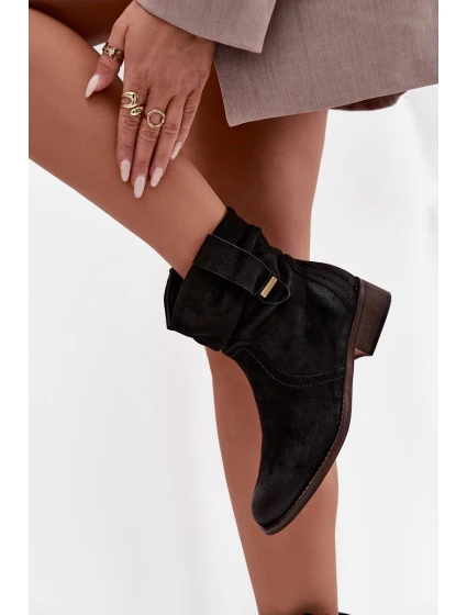 Dámské kotníkové boty na nízkém podpatku s vyhřívané černé model 21718633 - EVENTO Dámské kotníkové boty na nízkém podpatku s vyhřívané černé model 21718633 - EVENTO