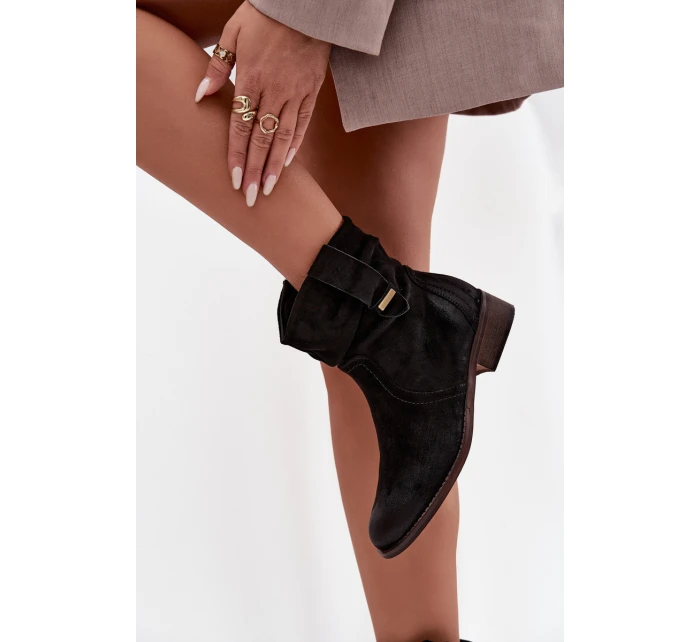 Dámské kotníkové boty na nízkém podpatku s vyhřívané černé model 21718633 - EVENTO Dámské kotníkové boty na nízkém podpatku s vyhřívané černé model 21718633 - EVENTO