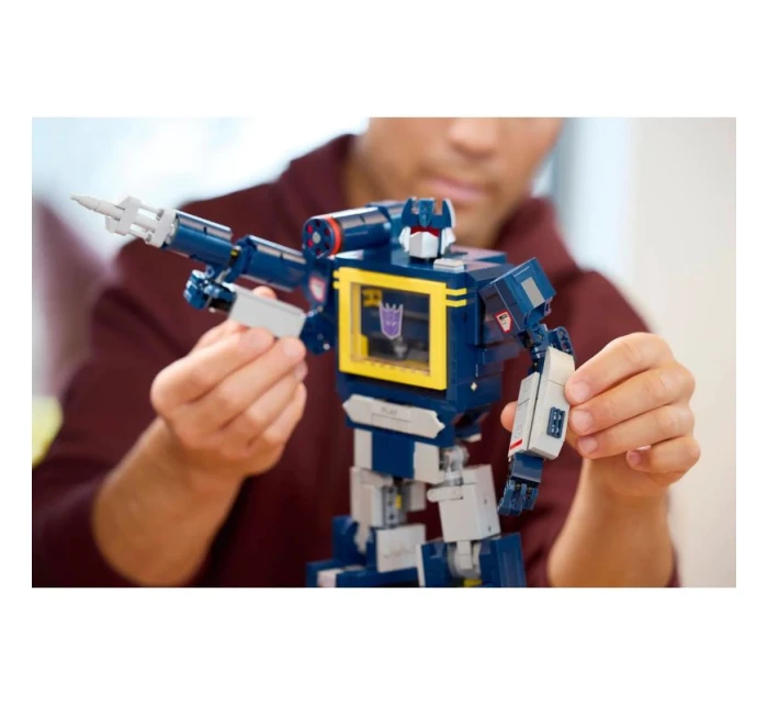 LEGO 10358 ICONS - Transformers: Soundwave