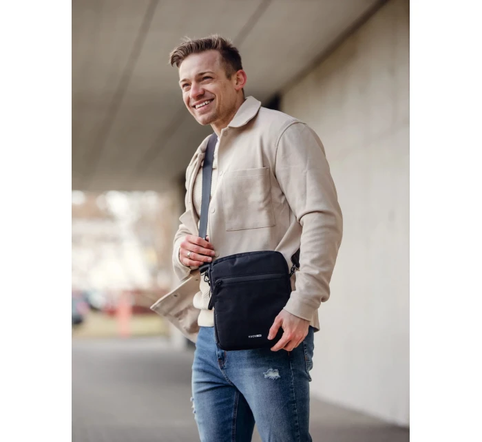 Pánska crossbody taška Vuch Tate Black Pánska crossbody taška Vuch Tate Black