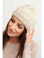 Dámská zimní čepice z vlny s copánkovým vzorem model 21750374 tmavě béžová - K-Fashion Dámská zimní čepice z vlny s copánkovým vzorem model 21750374 tmavě béžová - K-Fashion