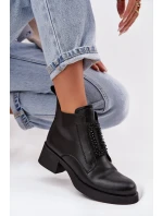 Kožené dámské kotníkové boty na klínu s ozdobou D a model 21718420 Černé - D&A