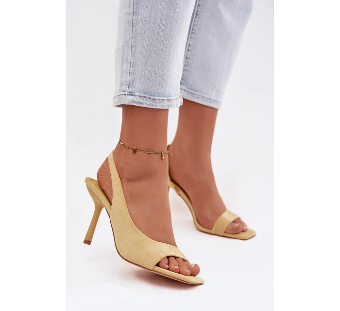 Sandále na podpätku model 225631 Vykročte štýlovo
