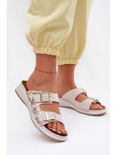 Dámské pantofle světle béžové s přezkami model 22094924 - Inblu