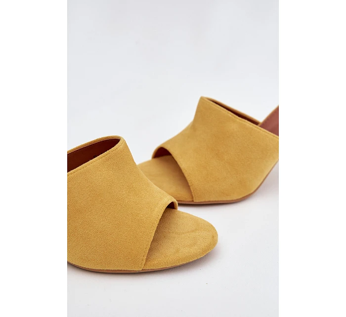 Dámské pantofle na z eko semiše žluté model 21918740 - Boto