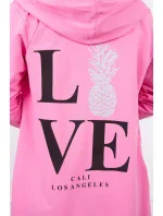 Světle růžový plášť s potiskem