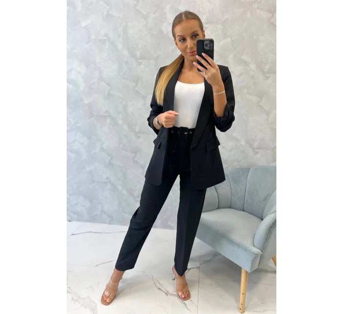Elegantná súprava saka a nohavíc čiernej farby