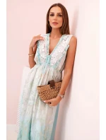 Dámske viskózové šaty s mätovou výšivkou