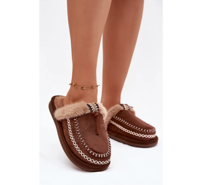 Dámske domáce papuče s kožušinou a výšivkou - hnedé Perivelle Dámske domáce papuče s kožušinou a výšivkou - hnedé Perivelle