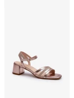 Sandále na podpätku model 196656 Vykročte štýlovo