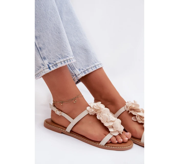 Dámské ploché sandály s ozdobnými květinami model 21961023 - Boto