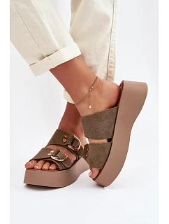 Dámské pantofle se zlatými sponami olivové model 22039850 - Boto