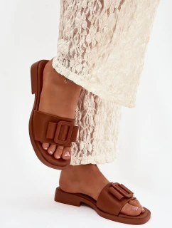 Dámské nazouváky na ploché podrážce s přezkou Camel Melivra