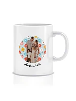 Personalizovaný klasický biely keramický hrnček s objemom 300 ml s výrezom pre fotografiu na pozadí Personalizovaný klasický biely keramický hrnček s objemom 300 ml s výrezom pre fotografiu na pozadí