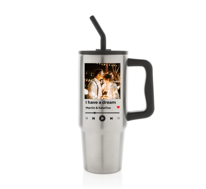 Cestovní termoska s barevným víčkem s vlastním odkazem na oblíbenou písničku Cestovní termoska s barevným víčkem s vlastním odkazem na oblíbenou písničku