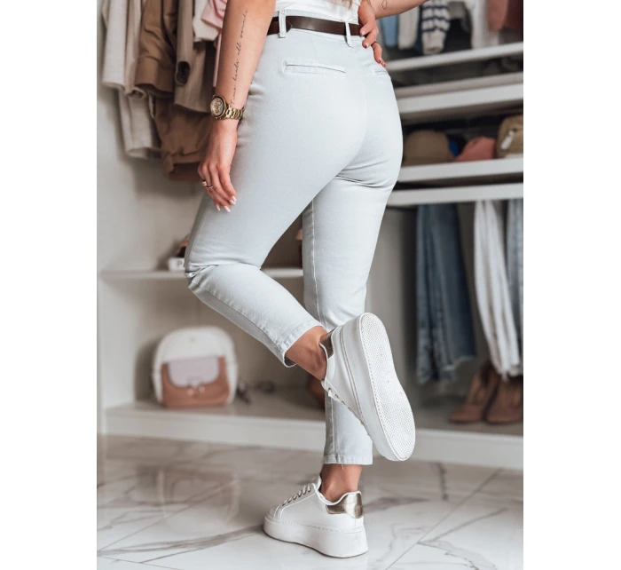 Dámské kalhoty slim fit s páskem světle šedé Dstreet model 21986213 - FashionStreet
