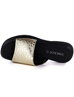 Dámské zlaté kožené žabky model 22116331 - VINCEZA