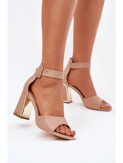 Sandále na podpätku model 214392 Krok v štýle Sandále na podpätku model 214392 Krok v štýle