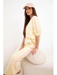 Dámska súprava Masełko s tienidlami a voľnou mikinou žltá