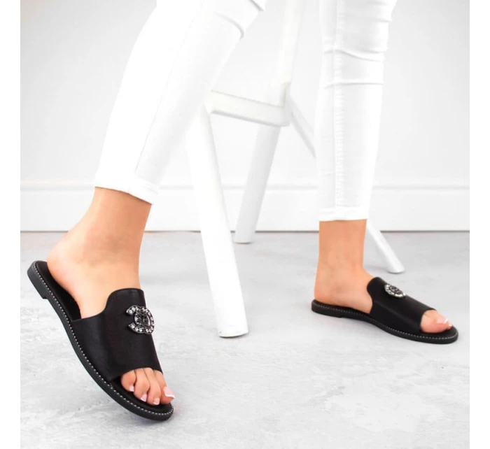 Pohodlné žabky se zirkony W model 20118126 černá - S.Barski