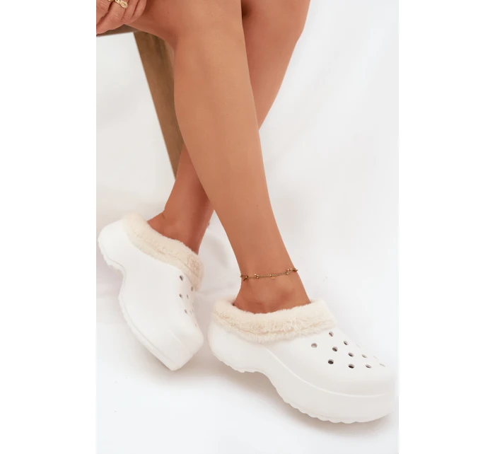 Dámske penové papuče zateplené kožušinou - biele Palvine Dámske penové papuče zateplené kožušinou - biele Palvine