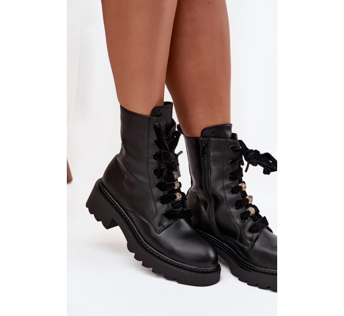 Zateplené dámské kotníkové boty s ozdobným šněrováním černé model 21715077 - Boto Zateplené dámské kotníkové boty s ozdobným šněrováním černé model 21715077 - Boto