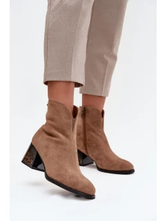 Dámské kotníkové boty z přírodní semiš s podpatkem vyhřívané model 21713380 Camel - VINCEZA