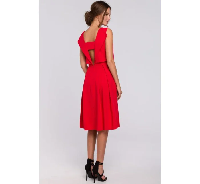 model 18002426 Přiléhavé šaty s odhalenými zády červené - Makover
