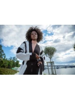 Dámsky dlhý sveter F1498 Čiernobiely mix - Fobya