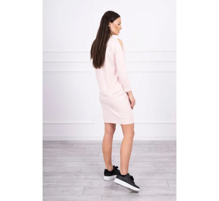 Šaty s potiskem model 18744032 v pudrově růžové barvě - K-Fashion Šaty s potiskem model 18744032 v pudrově růžové barvě - K-Fashion