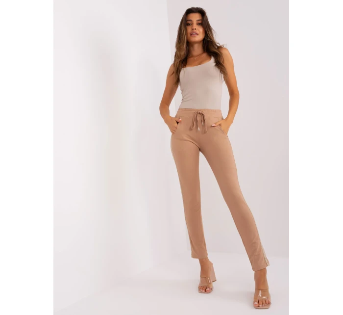 Spodnie dresowe RV DR model 18861847 camelowy - FPrice