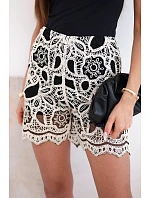 Dámske čipkované šortky s podšívkou čierne